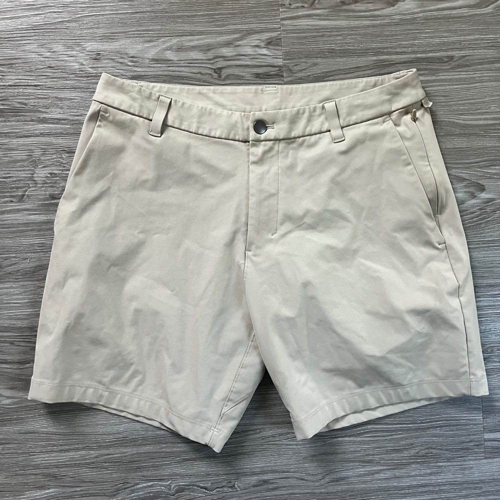 Lululemon Commission Golf Shorts Mens 32 Khaki Tan 9 Inch Inseam LM7AWPS